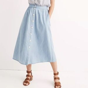 Madewell Light Blue Chambray Palisade Button-Front Midi Swing Skirt in Indigo 0
